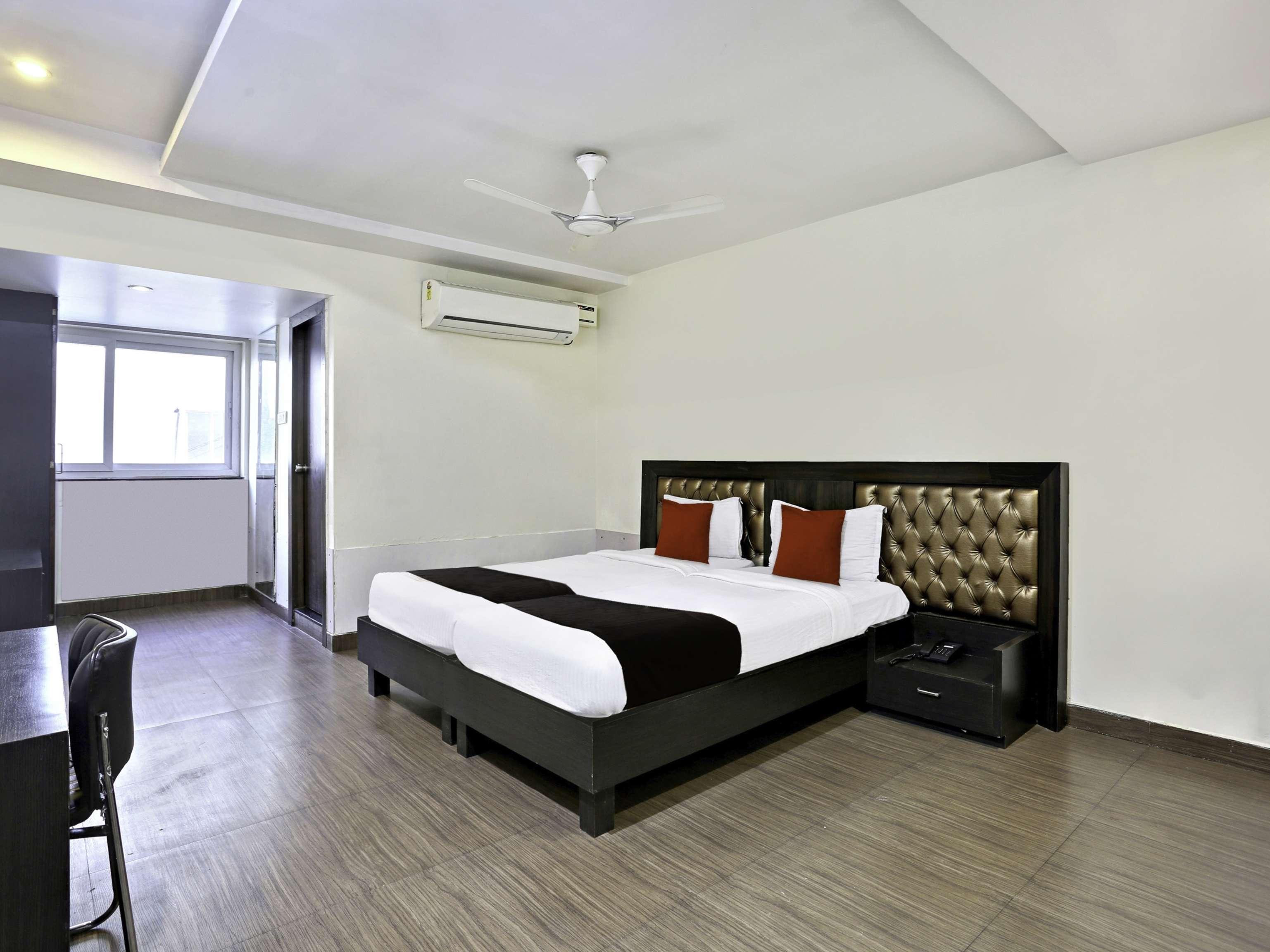 Capital O 9003 Halcyon Deccan Inn Kondapur  Exterior foto