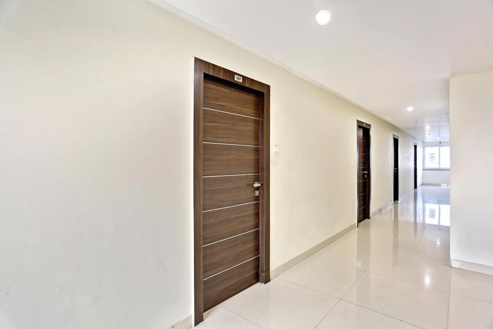 Capital O 9003 Halcyon Deccan Inn Kondapur  Exterior foto